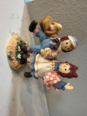 Raggedy Ann & Andy "How Nice To Have Such A Happy Sunny Friend" Figurine